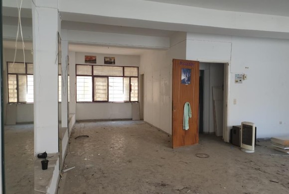 Building for sale in Center