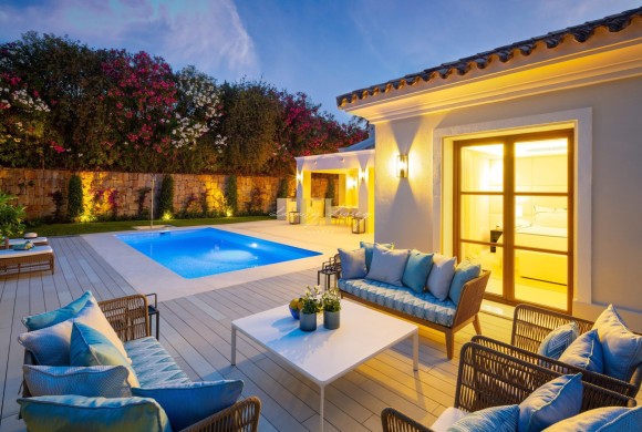 Villa for sale in Nueva Andalucia