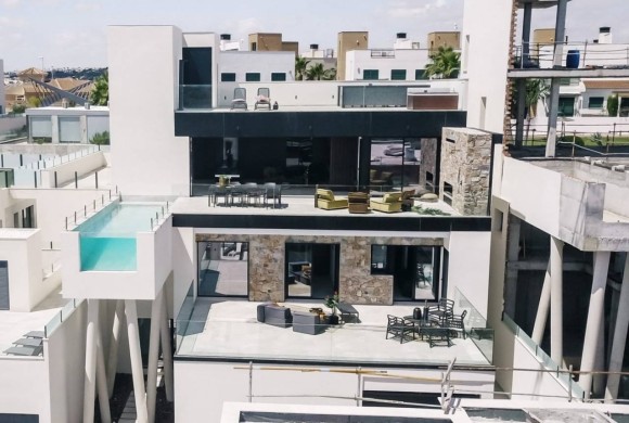 Villa for sale in Rojales