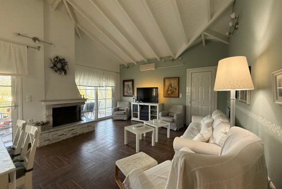 Townhouse for sale in Evia