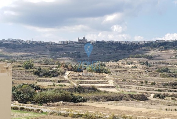 Commercial property for sale in Marsalforn