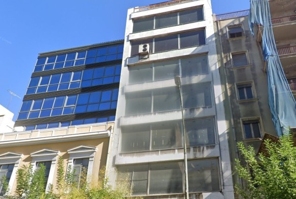 Building for sale in Piraeus