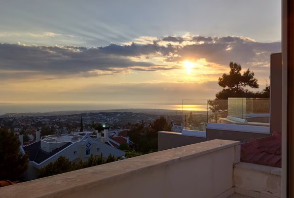 Villa for sale in Suburbs
