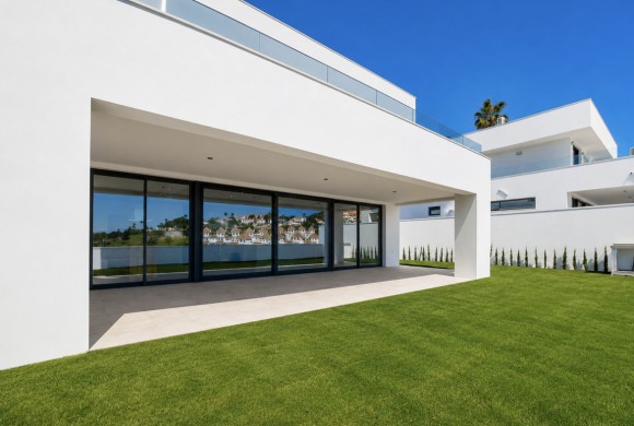 Villa for sale in La Duquesa