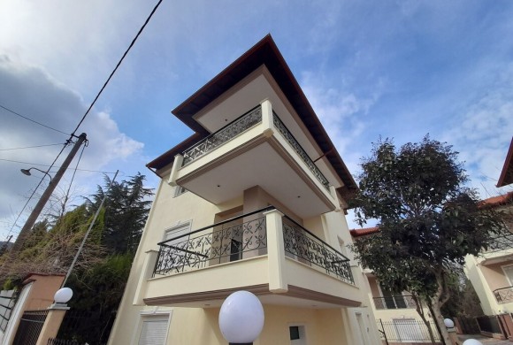 House for sale in Suburbs