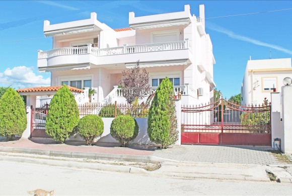 Villa for sale in Corinthia