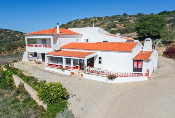 Villa for sale in Burgau