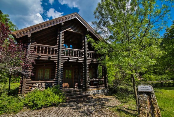 Hotel for sale in Arcadia