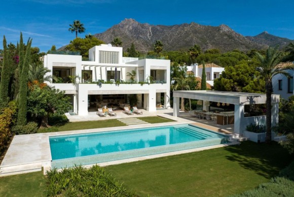 Villa for sale in The Golden Mile