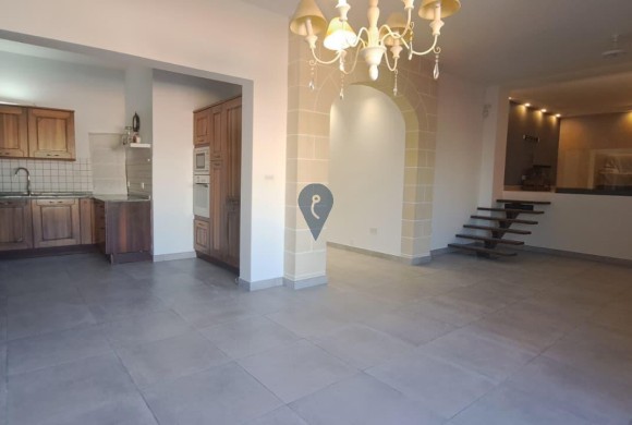 Townhouse for sale in San Pawl Tat-Targa