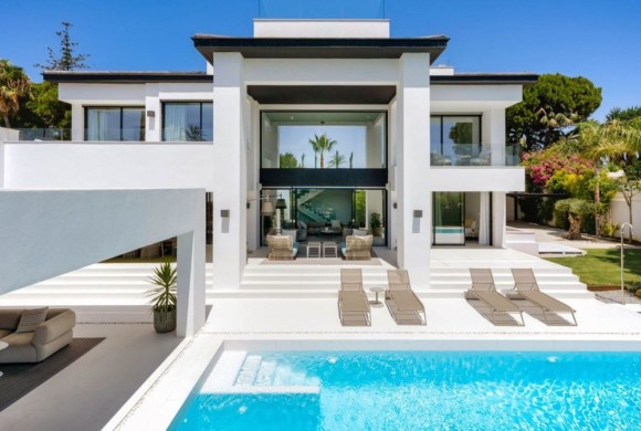 Villa for sale in San Pedro de Alcántara