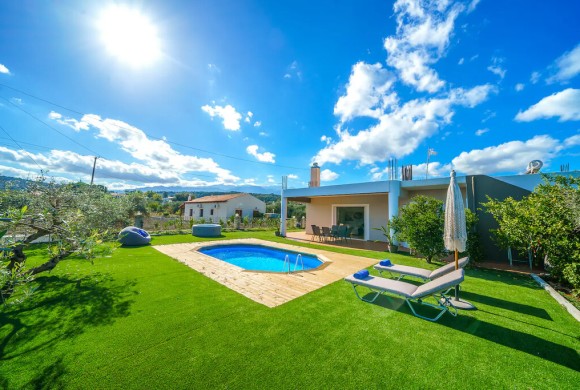 Villa for sale in Chania Prefecture