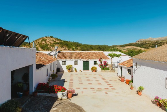 Villa for sale in Ardales