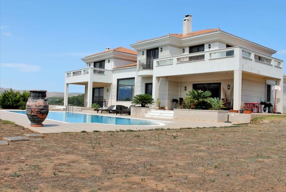 Villa for sale in East