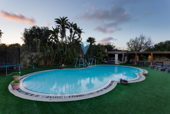 Villa for sale in Madliena