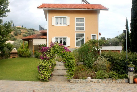 House for sale in Evia