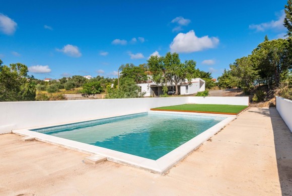 Villa for sale in Almodôvar