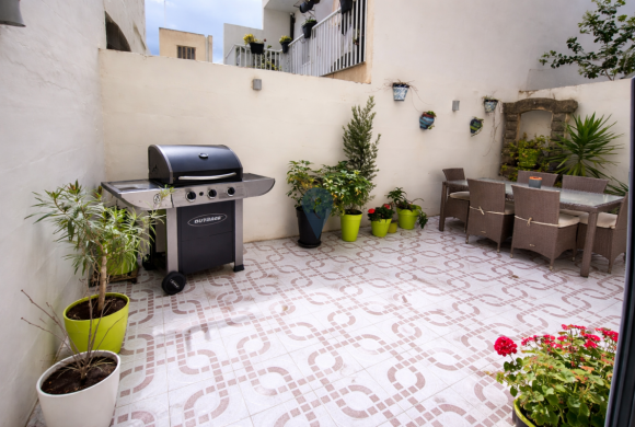 Townhouse for sale in Iklin