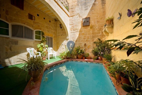 Country house for sale in San Lawrenz