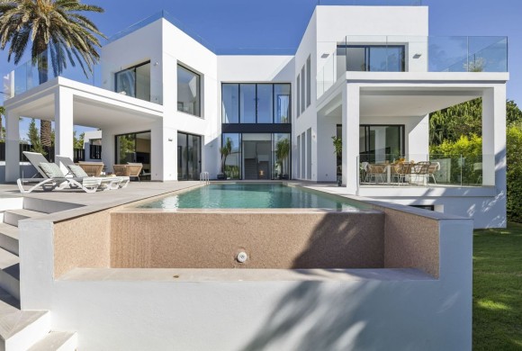 Villa for sale in Marbella