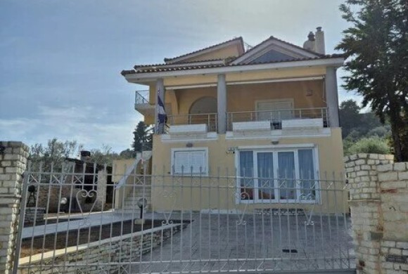 House for sale in Peloponnese