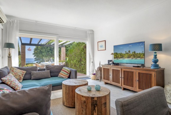 Townhouse for sale in New Golden Mile
