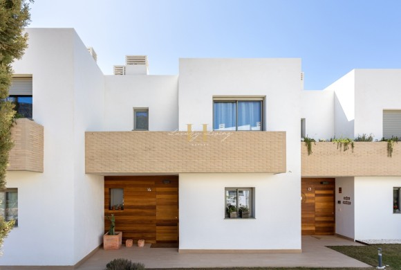 Villa for sale in Fuengirola