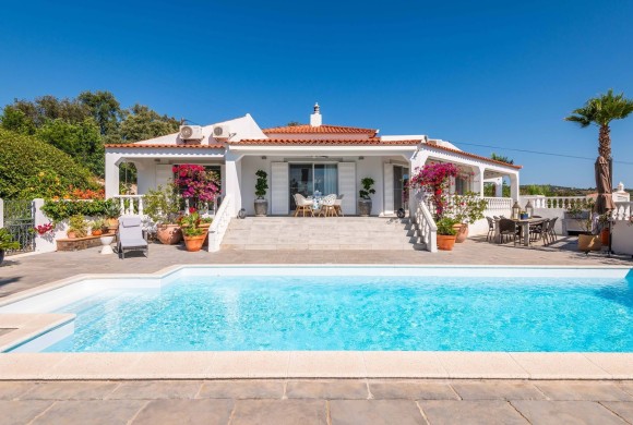 Villa for sale in East algarve
