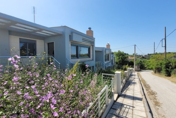 Townhouse for sale in Suburbs