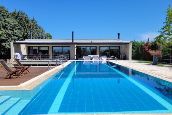 Villa for sale in Suburbs