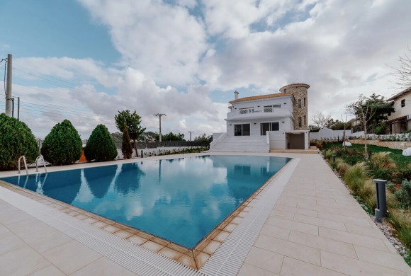 Villa for sale in Rest of Attica