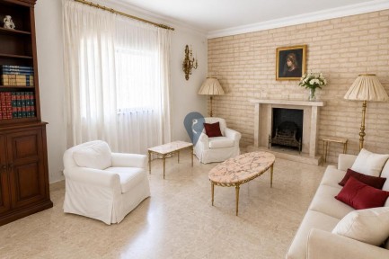 Villa for sale in