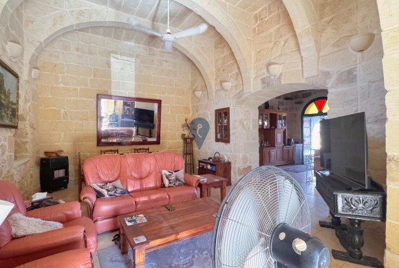 Country house for sale in Xewkija