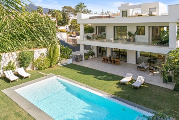 Villa for sale in Marbella