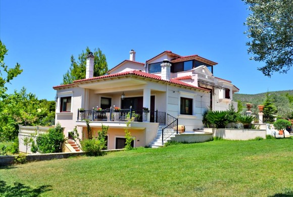 House for sale in Evia