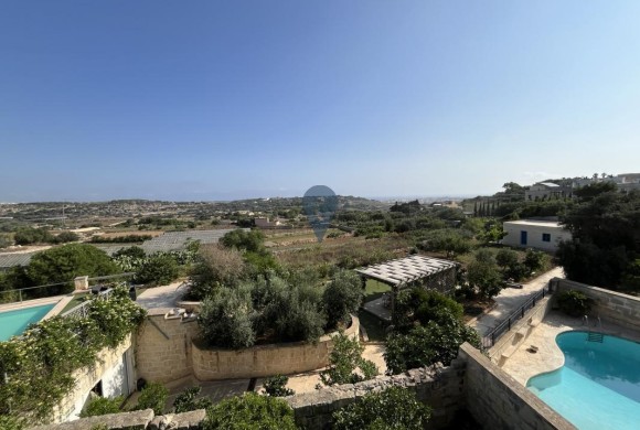 Country house for sale in Bidnija