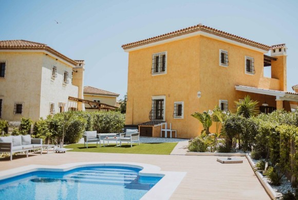 Villa for sale in Almería