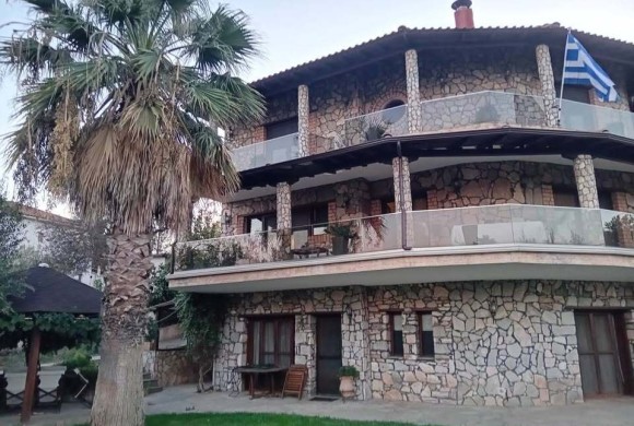 Villa for sale in Suburbs