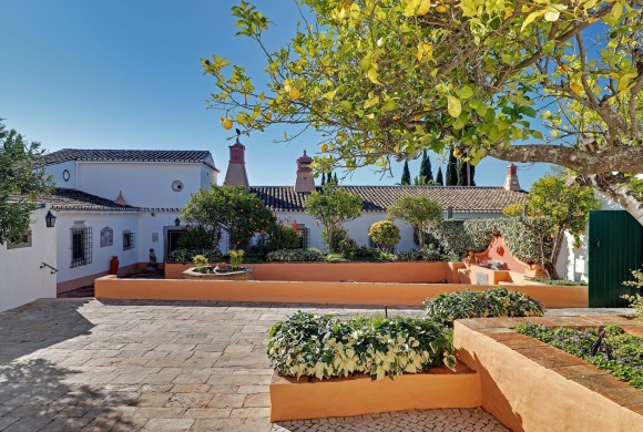 Villa for sale in East algarve