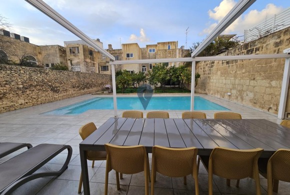 Townhouse for sale in Santa Venera