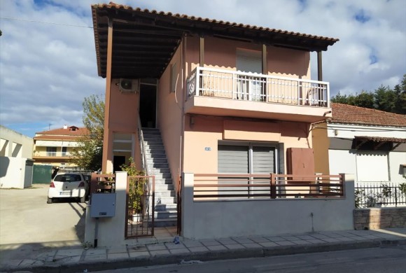 House for sale in Suburbs