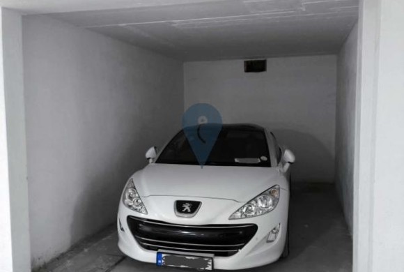Garage / Parking Space for sale in Qawra