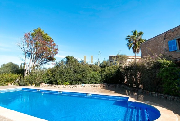 Country house for sale in Santanyi