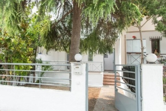 Townhouse for sale in Suburbs