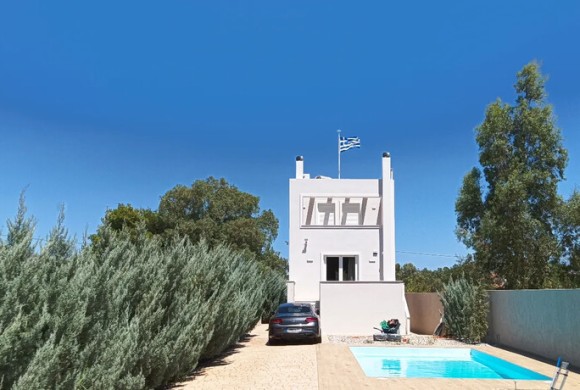 House for sale in East