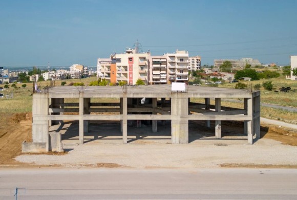 Building for sale in Suburbs