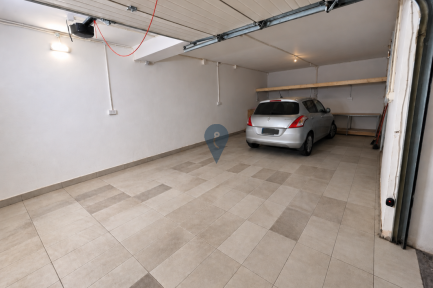 Garage / Parking Space for sale in 
