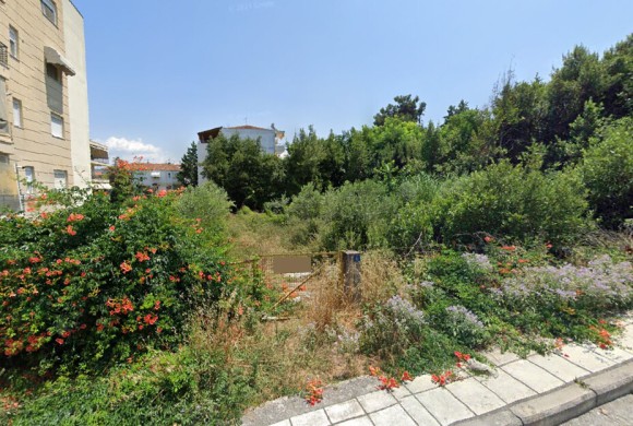 Land for sale in Suburbs