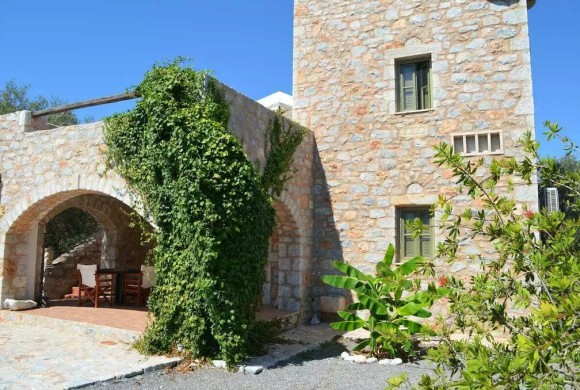 Building for sale in Peloponnese