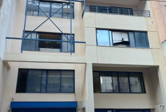 Building for sale in Center